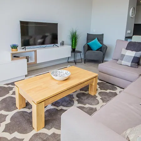 Celere Dona Julia 230b Apartment *